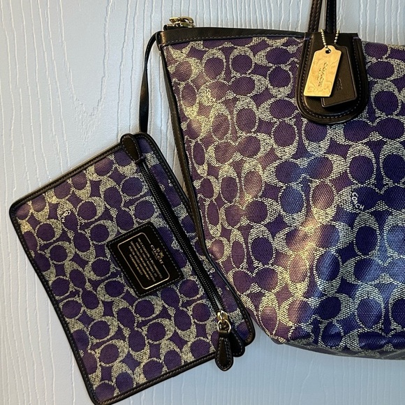 Coach Taxi Tote Signature Coated Canvas Purple Black Zipper Closure Pouch Bag - Picture 3 of 13